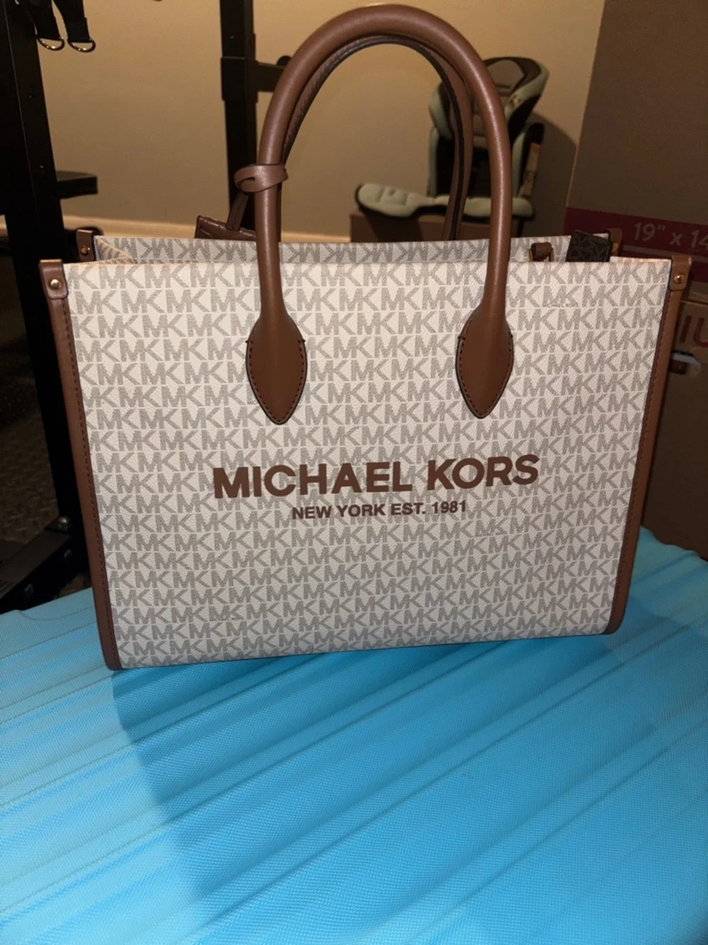 Michael Kors Beige & Brown MK Logo Tote with Matching Zip Wallet - Picture 2 of 2